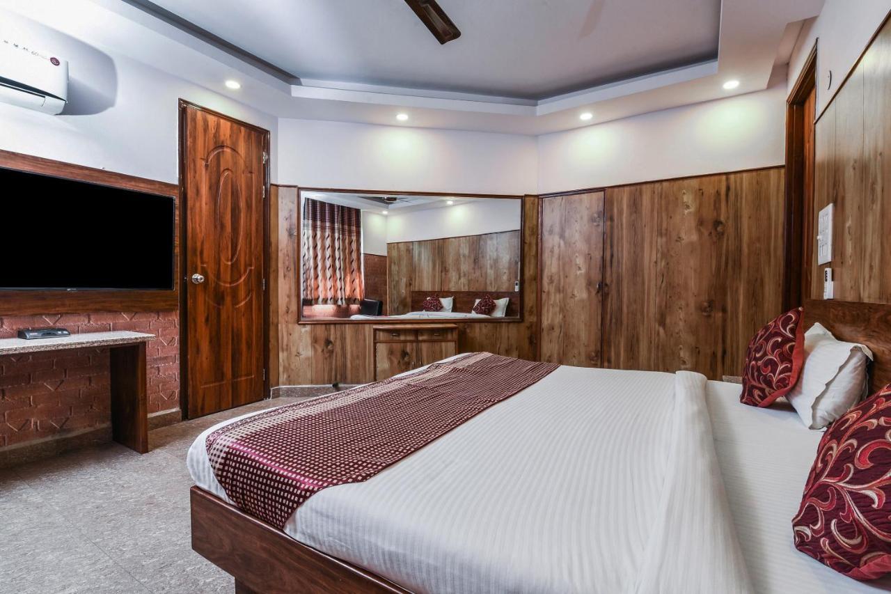 Hotel Dream Palace Laxmi Nagar Nuova Delhi Esterno foto