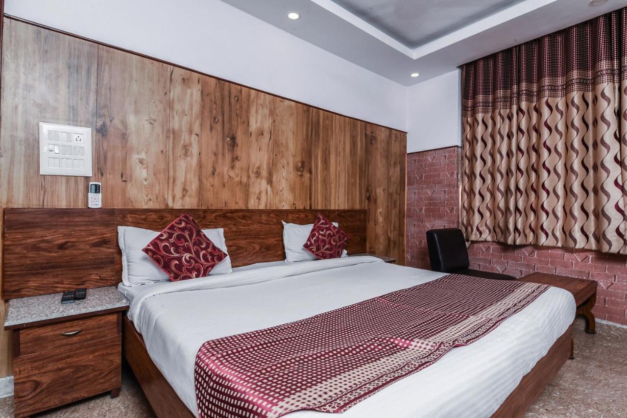 Hotel Dream Palace Laxmi Nagar Nuova Delhi Esterno foto