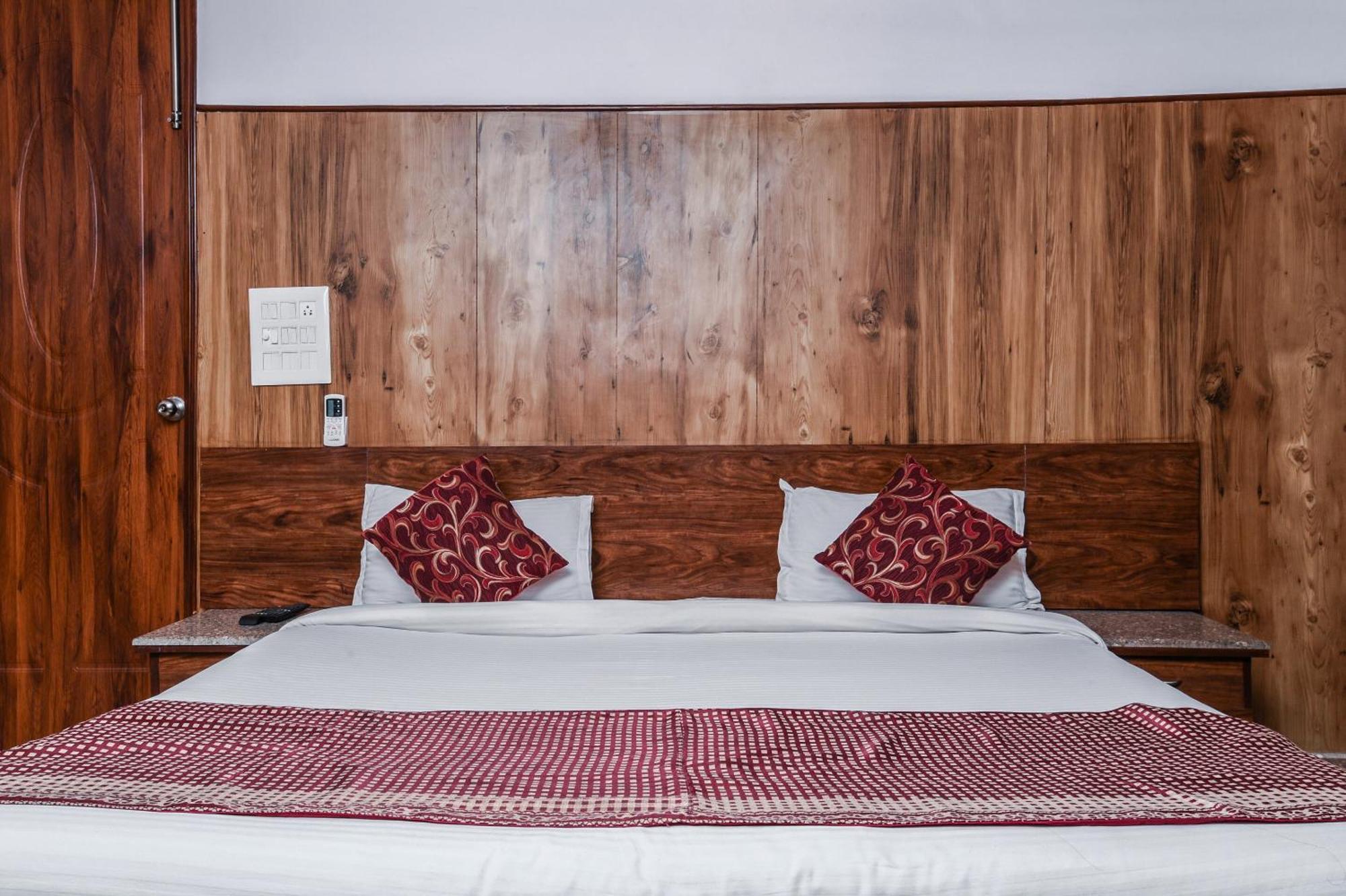Hotel Dream Palace Laxmi Nagar Nuova Delhi Esterno foto
